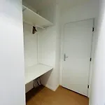 We Live In R - 304 Apartment *