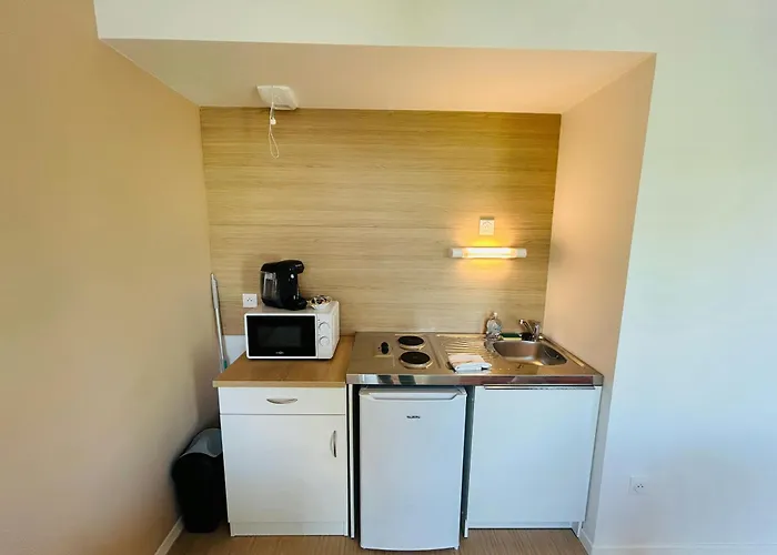 We Live In R - 304 Apartment *