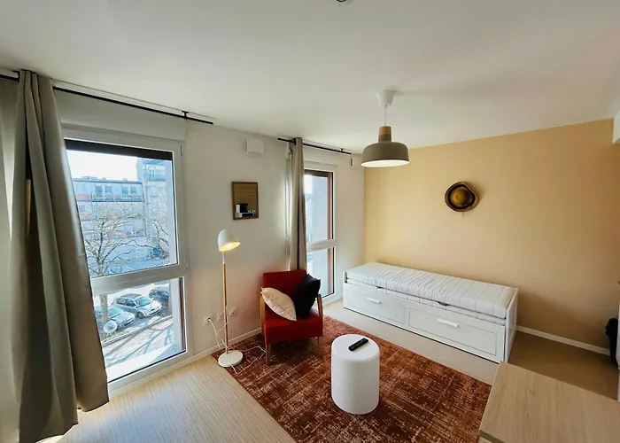 We Live In R - 304 Reims